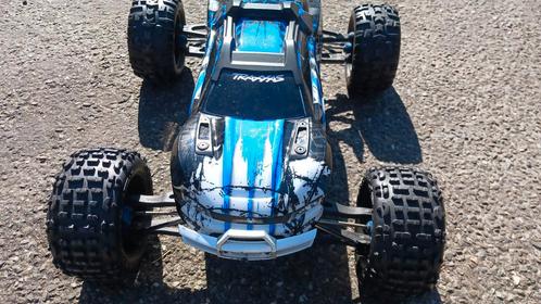 Traxxas E Revo 1/8 met Spectrum Rugged, Hobby en Vrije tijd, Modelbouw | Radiografisch | Auto's, Gebruikt, Auto offroad, Elektro
