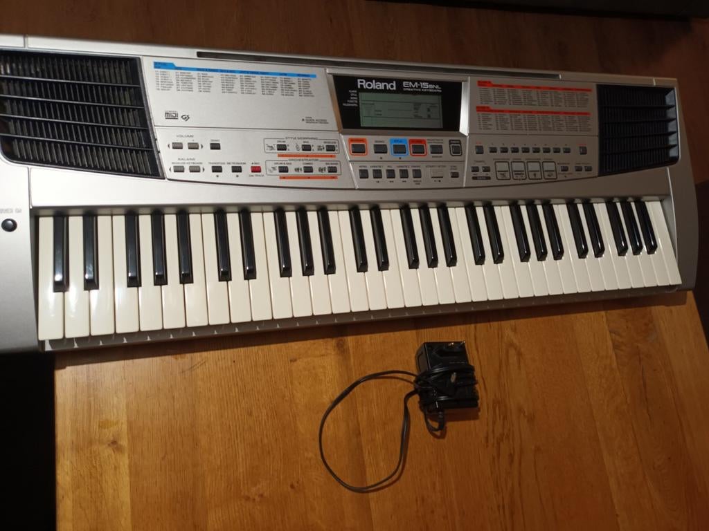 Roland EM-15 BNL Creative Keyboard leuk voor beginners!!, Muziek en Instrumenten, Keyboards, Ophalen, Roland, Midi-aansluiting