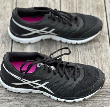 Zwarte Nike Zaraca 4 sportschoen mt 40 zgan beschikbaar voor biedingen