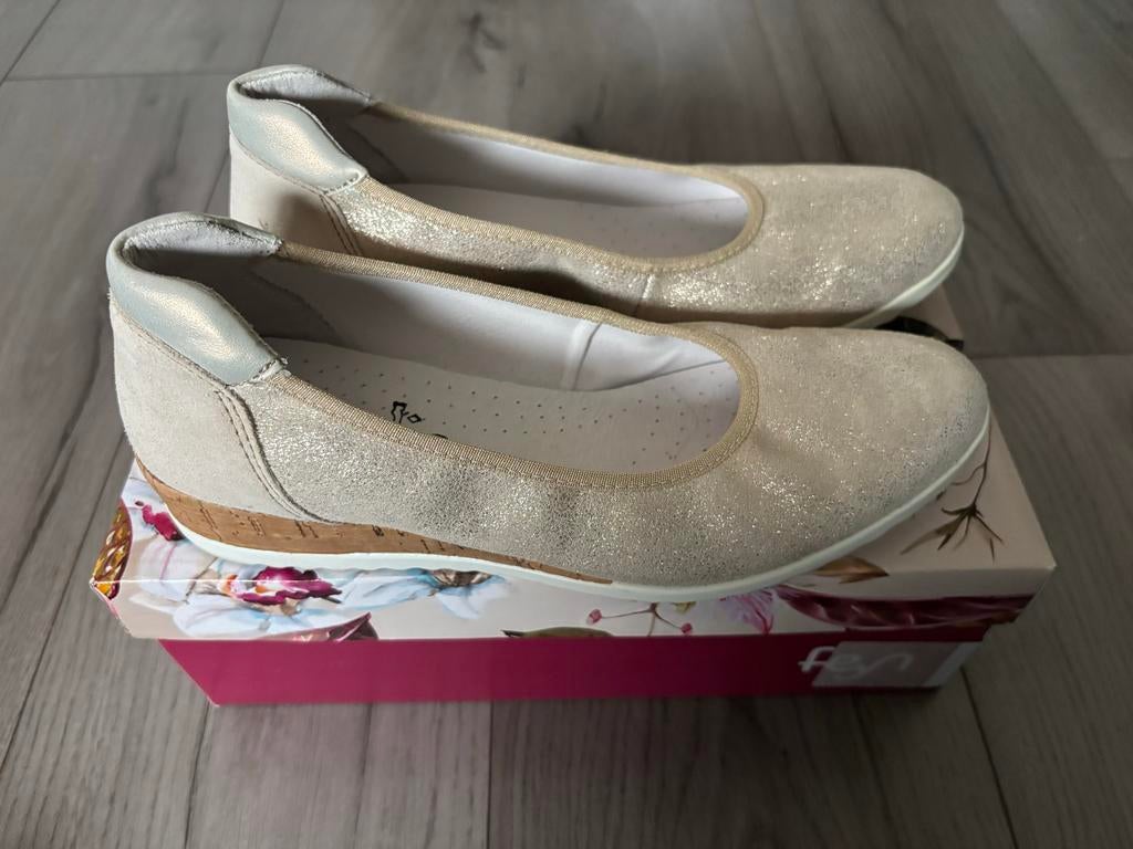 * Feyn Ellie 08 instappers - beige - maat 39 *, Ophalen of Verzenden, Zo goed als nieuw, Instappers, Beige