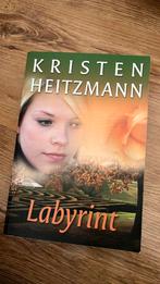 Kristen Heitzmann - Labyrint, Kristen Heitzmann, Ophalen of Verzenden, Zo goed als nieuw