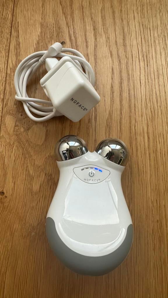 Nuface Mini Gezichtsbehandeling Apparaat, Sieraden, Tassen en Uiterlijk, Uiterlijk | Gezichtsverzorging, Verzenden, Gebruikt, Gehele gezicht