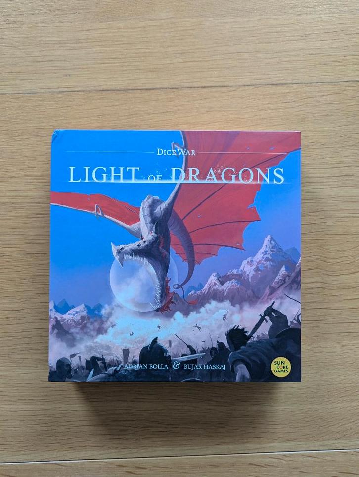Dicewar - Light of dragons, Hobby en Vrije tijd, Gezelschapsspellen | Bordspellen, Zo goed als nieuw, Een of twee spelers, Ophalen of Verzenden