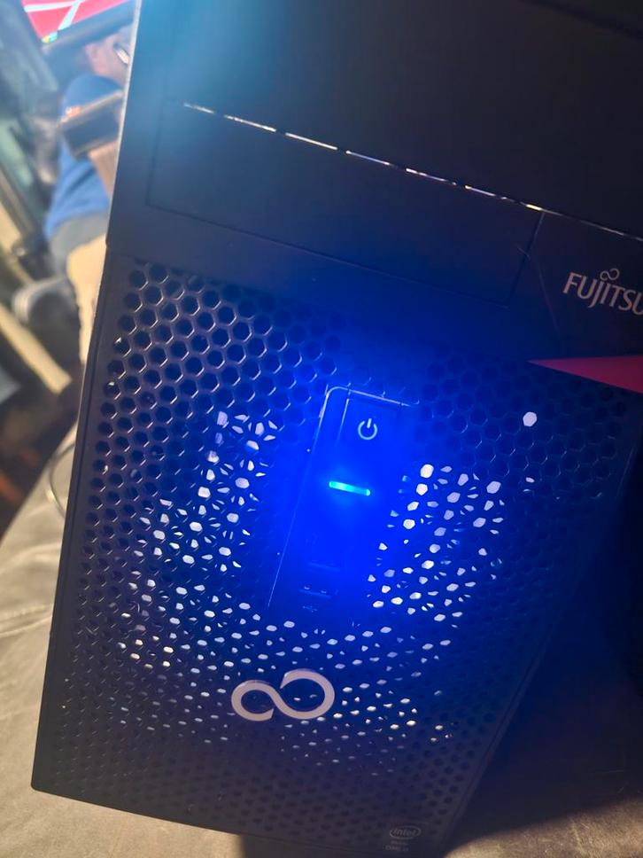 Te koop Fujitsu I3 desktop pc, Computers en Software, Desktop Pc's, Gebruikt, 3 tot 4 Ghz, 4 GB, Ophalen of Verzenden