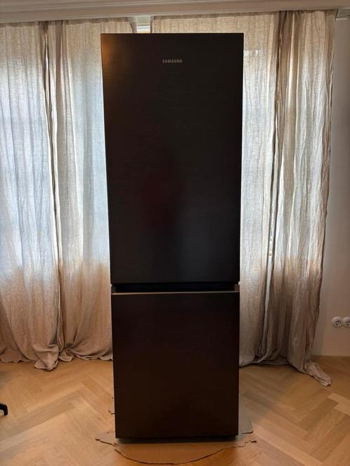 ALS NIEUW: zwarte koelvriescombinatie Samsung, Witgoed en Apparatuur, Koelkasten en IJskasten, Zo goed als nieuw, Met aparte vriezer
