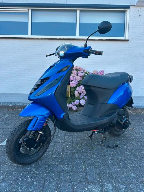 Zip 2T H2O, 2009, Eyecatcher, Fietsen en Brommers, Scooters | Piaggio, Gebruikt, Zip, Maximaal 45 km/u, Tweetakt, Ophalen