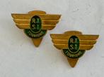 2 Emaille Knoopspelden R.T.S.T. Tourisme, Ophalen of Verzenden, Gebruikt, Overige onderwerpen, Speldje of Pin