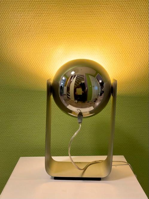 Massive Eyeball in perfecte staat afmetingen 35x18x17 cm, Huis en Inrichting, Lampen | Tafellampen, Zo goed als nieuw, Minder dan 50 cm