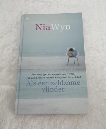 Als een zeldzame vlinder. Nia Wyn.  Het aangrijpende, waarge beschikbaar voor biedingen