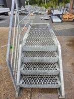 Stalen trap met bordes gegalv. Hoog 0,8 mtr. Nog068, Ophalen, Zo goed als nieuw, 2 tot 4 meter
