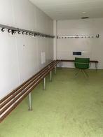 2 ruime kleedkamer units met verwarming en douches, Doe-het-zelf en Verbouw, Sanitair, Ophalen, Zo goed als nieuw