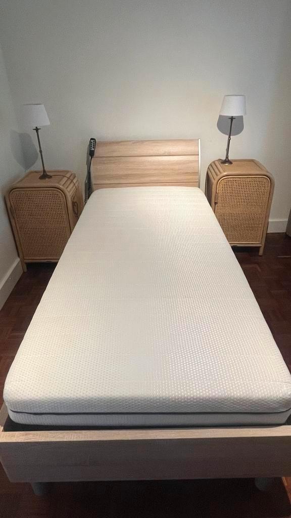 Elektrisch verstelbaar Mahoton hoog-laag zorgbed met bedlift, Huis en Inrichting, Slaapkamer | Bedden, Zo goed als nieuw, Eenpersoons