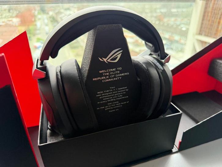 ASUS ROG Theta 7.1 Headset gaming nieuw!, Computers en Software, Headsets, Zo goed als nieuw, Inklapbare microfoon, Ophalen of Verzenden