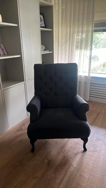 Fauteuil grijs met poef / hocker / voetenbank beschikbaar voor biedingen
