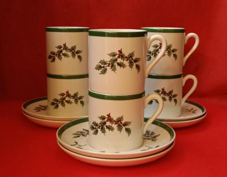 Spode Christmas Tree - 6 koffiekopjes met schotels, Huis en Inrichting, Keuken | Servies, Zo goed als nieuw, Kop(pen) en/of Schotel(s)