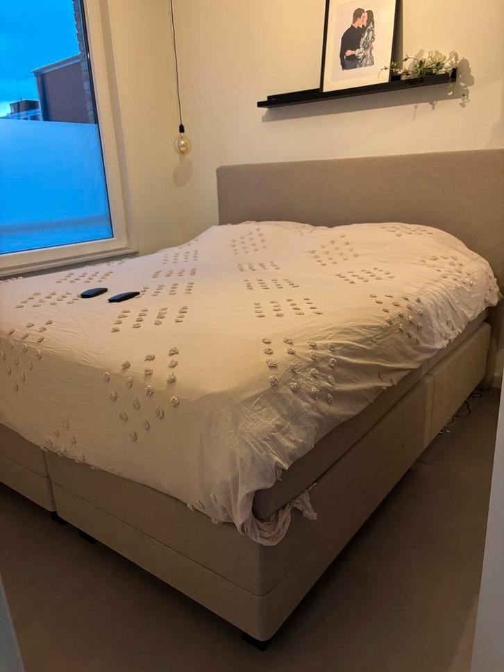 Swisssense Boxspring 180x200 Elektrisch + Topper, Huis en Inrichting, Slaapkamer | Bedden, Zo goed als nieuw, Tweepersoons, 180 cm