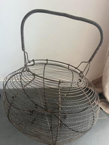 Oude Draadmand met Handvat - Brocante Decoratie Mandje Vinta beschikbaar voor biedingen