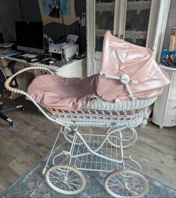 Rotan kinderwagen Knorr beschikbaar voor biedingen