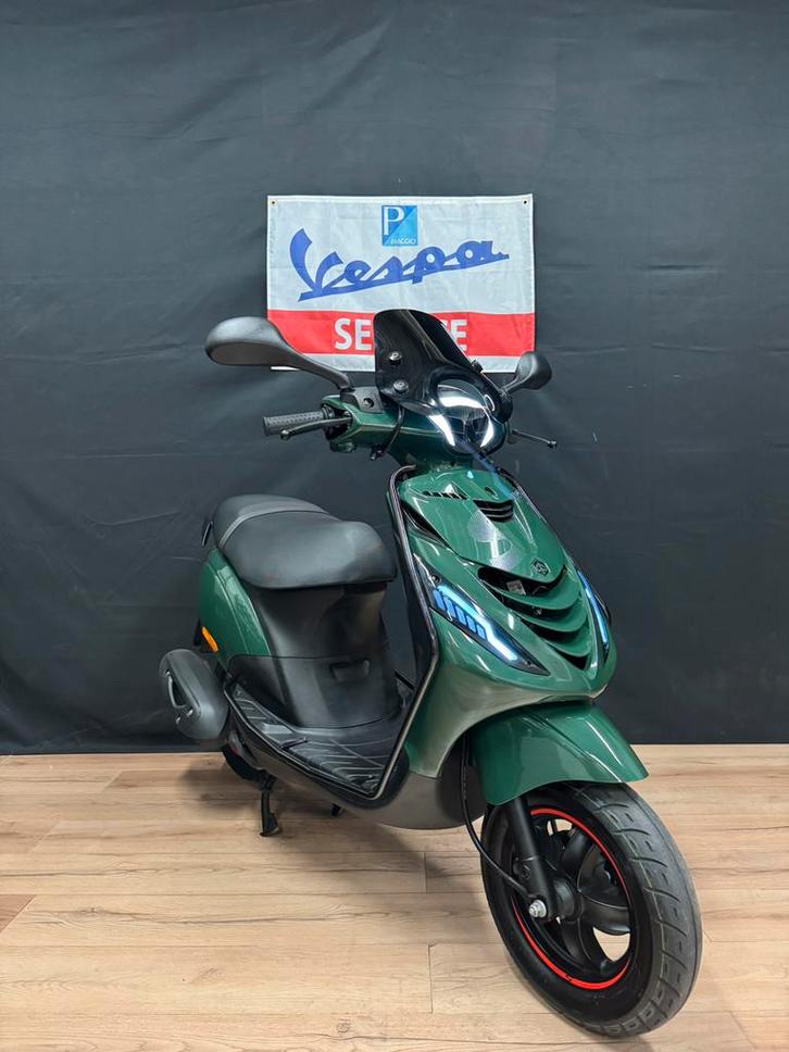 Piaggio Zip 50s | Full option | Custom | Brom | Garantie, Fietsen en Brommers, Scooters | Piaggio, Zo goed als nieuw, Zip, Maximaal 45 km/u