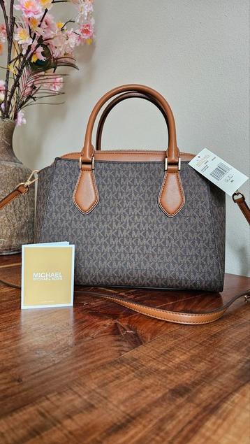 Michael Kors "Daria" brown beschikbaar voor biedingen