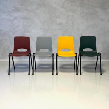 Retro zaalstoelen nieuw horecastoelen kantinestoel prijs p/s beschikbaar voor biedingen
