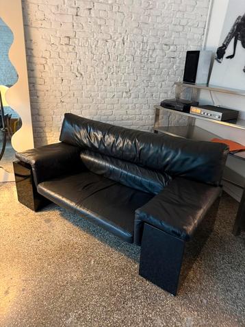 Design bank Knoll van Cini Boeiri beschikbaar voor biedingen