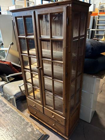 Grenen vitrinekast - 90x45x185H beschikbaar voor biedingen