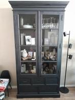 Zwart matte vitrine kast, Ophalen, 50 tot 100 cm, Zo goed als nieuw, 150 tot 200 cm