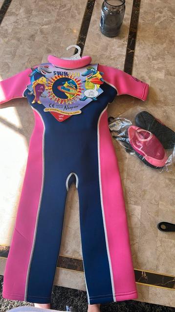 Nieuw swimsafe set met waterschoentjes 4-5 jaar! beschikbaar voor biedingen