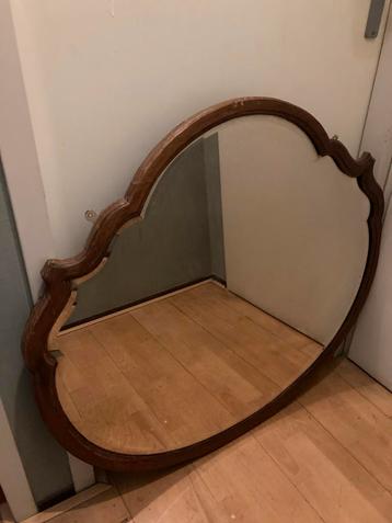 Antieke Spiegel met Houten Frame beschikbaar voor biedingen