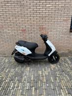 Piaggio zip snor 4takt 2015, Fietsen en Brommers, Scooters | Piaggio, Ophalen, Zip, Zo goed als nieuw, Benzine
