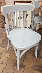 ☆OPRUIMING☆ Vier leuke oude caféstoelen bistrostoelen, Antiek en Kunst, Antiek | Meubels | Stoelen en Banken, Ophalen