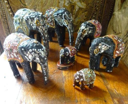 Indian Folk Art: 7 handgemaakte olifanten, Antiek en Kunst, Kunst | Niet-Westerse kunst, Verzenden