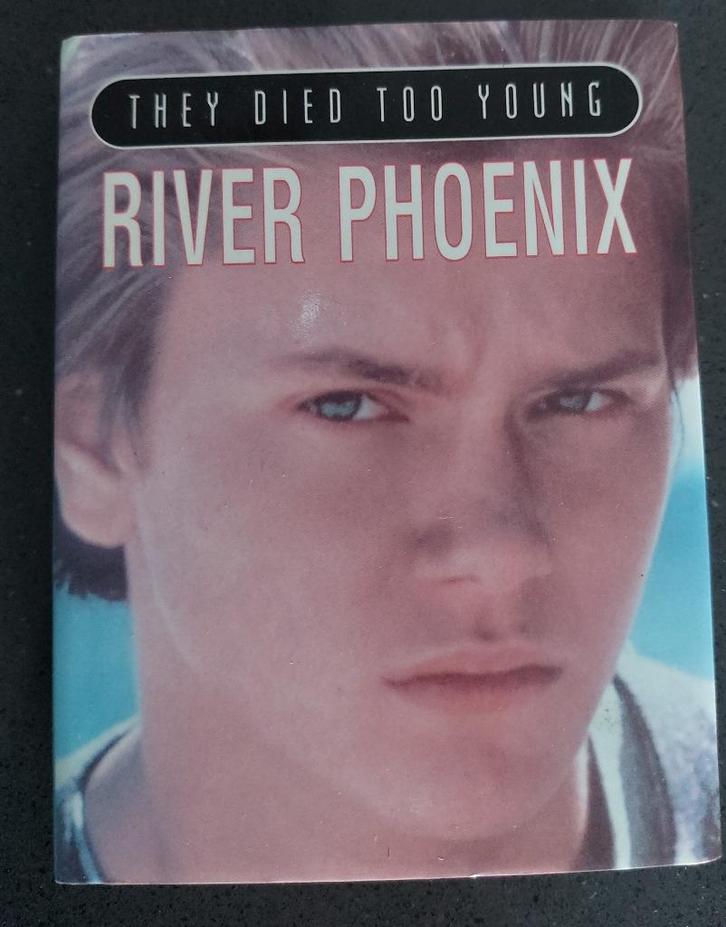 River Phoenix verzameling boeken en films, Verzamelen, Film en Tv, Nieuw, Film, Overige typen, Ophalen of Verzenden