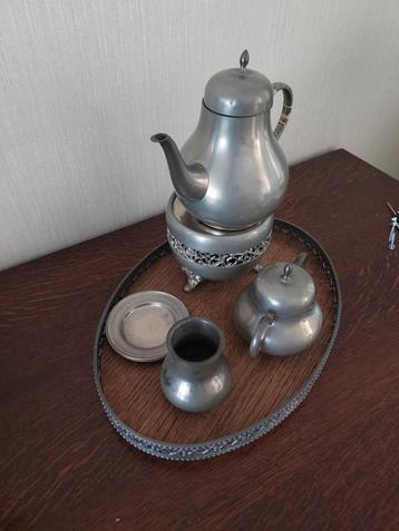 Antiek Tinnen Koffie- en Theeservies beschikbaar voor biedingen