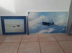 Twee ingelijste afbeeldingen van WO2 Spitfire jager, Verzamelen, Luchtvaart en Vliegtuigspotten, Ophalen, Zo goed als nieuw, Kaart, Foto of Prent