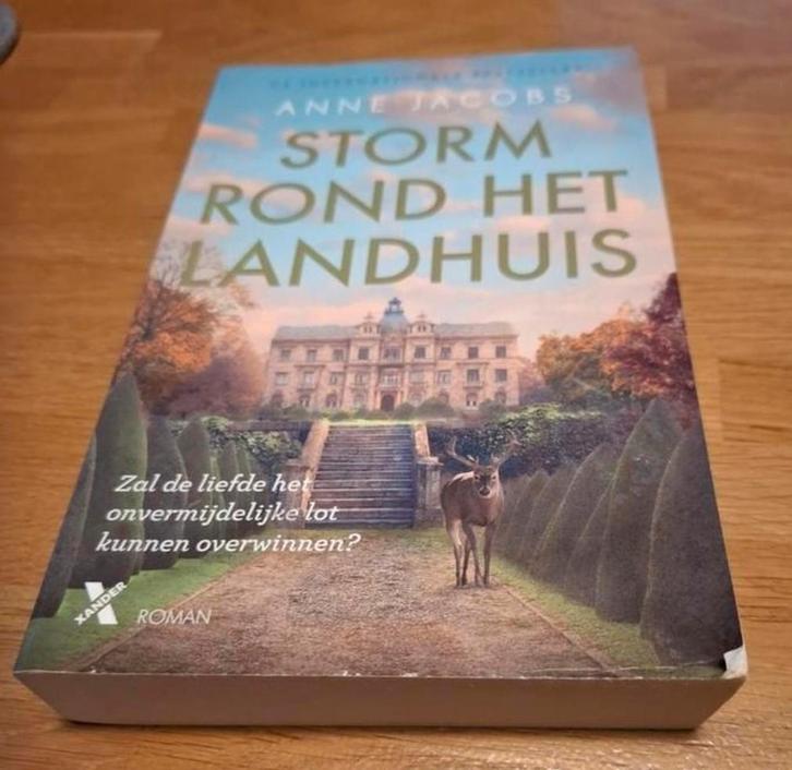 Storm rond het landhuis, deel 2 - Anne Jacobs, Boeken, Historische romans, Zo goed als nieuw, Ophalen of Verzenden