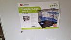 NIEUW Flamingo Hamsterkooi 58×38×55cm met accesoires!, Dieren en Toebehoren, Knaagdieren en Konijnen | Hokken en Kooien, Kooi