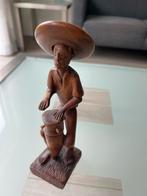 Houten beeldje van een muzikant met hoed, Antiek en Kunst, Kunst | Beelden en Houtsnijwerken, Ophalen of Verzenden