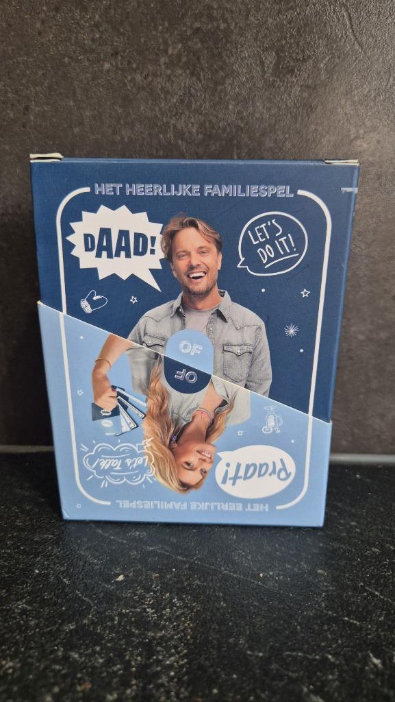 Het Eerlijke Familiespel, Praat of Daad. 6B15, Hobby en Vrije tijd, Gezelschapsspellen | Kaartspellen, Gebruikt, Ophalen of Verzenden