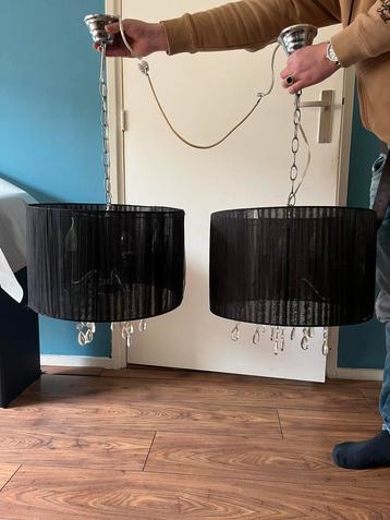 2 plafond lampen beschikbaar voor biedingen