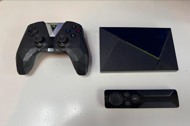 NVIDIA Shield TV Pro (P2897) incl. Controller & AB, Audio, Tv en Foto, Mediaspelers, Zo goed als nieuw, Minder dan 500 GB, HDMI
