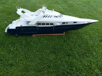 De nette Graupner Moonraker Yacht, wilt u deze hebben? beschikbaar voor biedingen