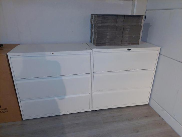 2x Archiefkast Wit, Huis en Inrichting, Kasten | Roldeurkasten en Archiefkasten, Gebruikt, 25 tot 50 cm, Metaal, Meerdere deuren