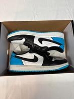 Jordan 1 Low OG Black Dark Powder Blue EU42,5, Kleding | Heren, Schoenen, Blauw, Nike, Ophalen of Verzenden, Sneakers of Gympen