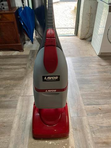 Lavor pro schrobmachine beschikbaar voor biedingen