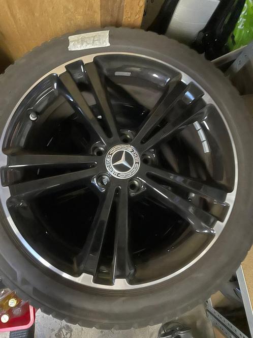 Mercedes AMG velgen met winterbanden 225/45 R18, Auto-onderdelen, Banden en Velgen, Banden en Velgen, Winterbanden, 18 inch, 225 mm