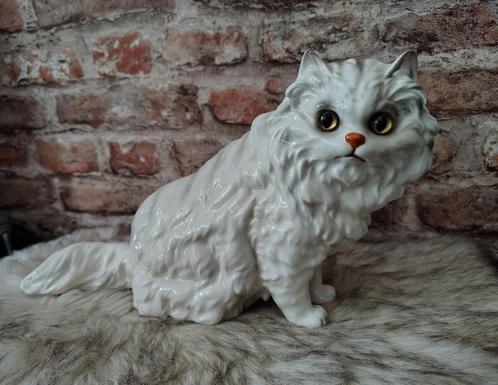 Porseleinen poes Kat Beeld - Vaga International, Antiek en Kunst, Antiek | Porselein, Ophalen of Verzenden