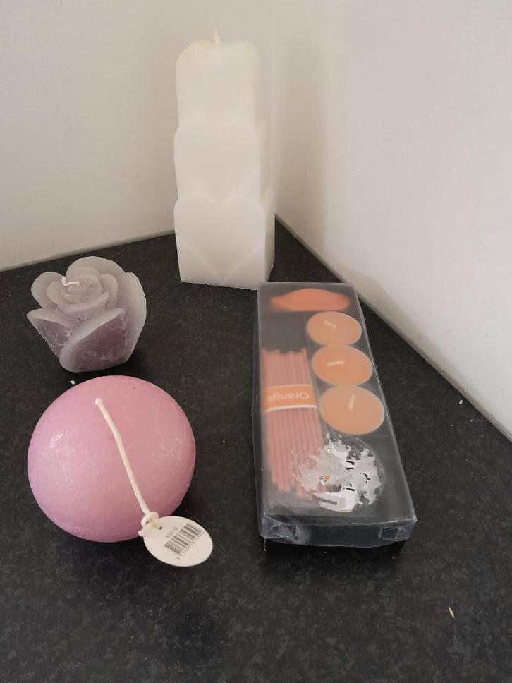 3 kaarsen + waxinelichtjtes, Huis en Inrichting, Woonaccessoires | Kandelaars en Kaarsen, Nieuw, Kaars, Overige materialen, Ophalen of Verzenden