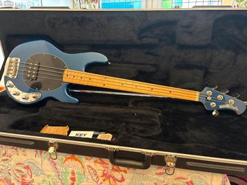 Musicman Stingray - Zo goed als nieuw! beschikbaar voor biedingen